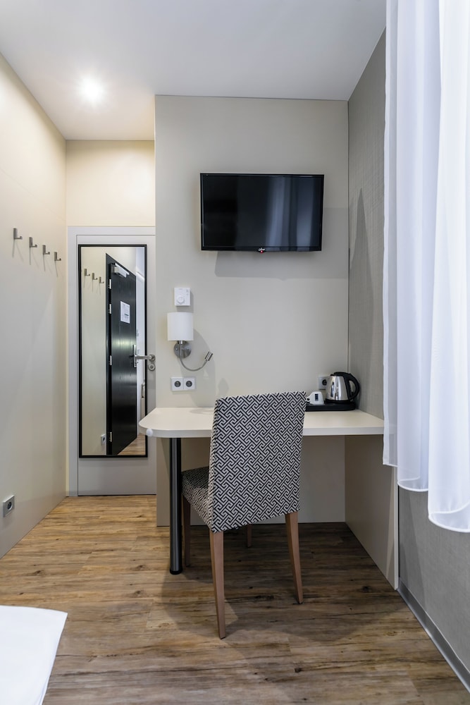 Hotel Ametyst — Hotel rooms in Prague, Prague