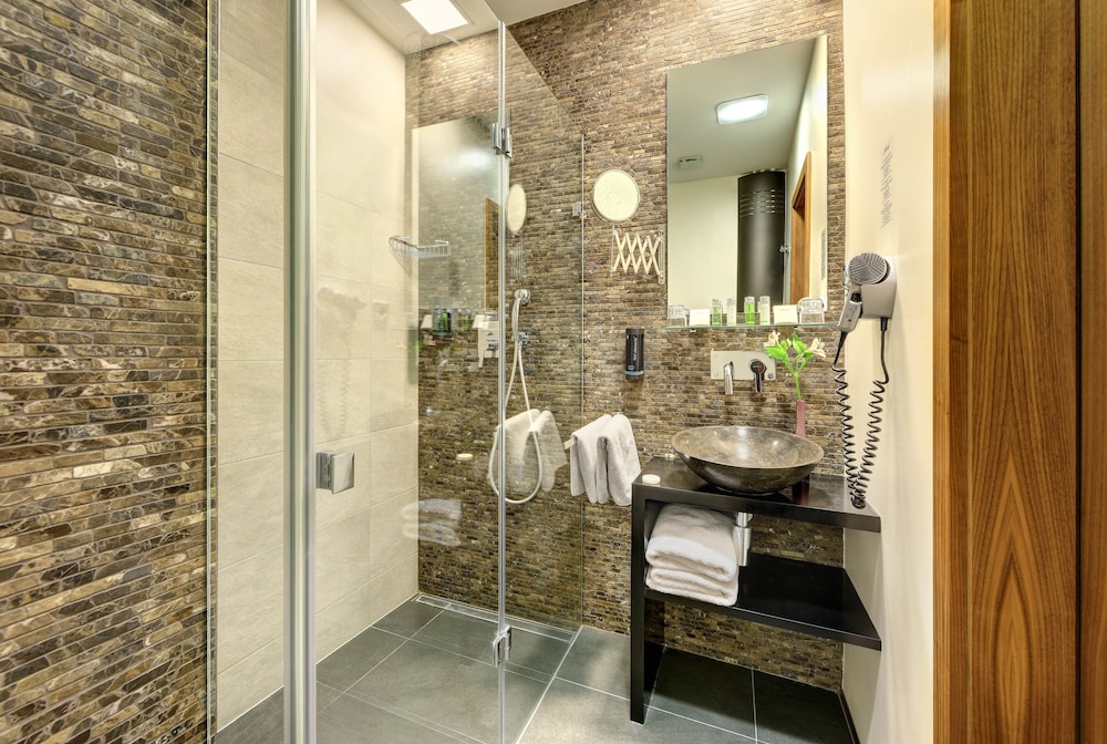 Hotel Ametyst — Hotel rooms in Prague, Prague