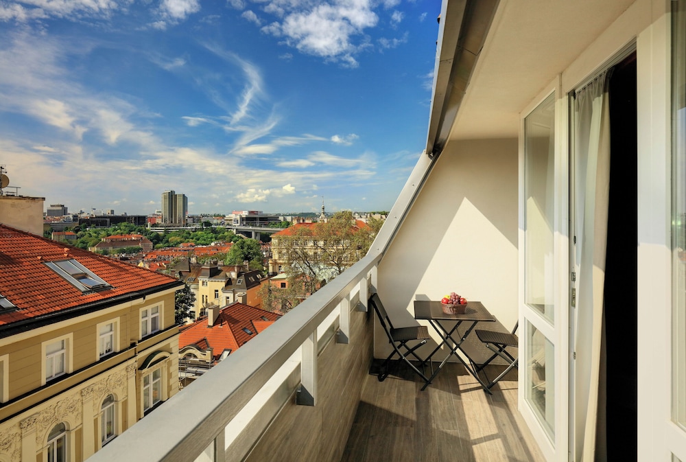 Hotel Ametyst — Hotel rooms in Prague, Prague