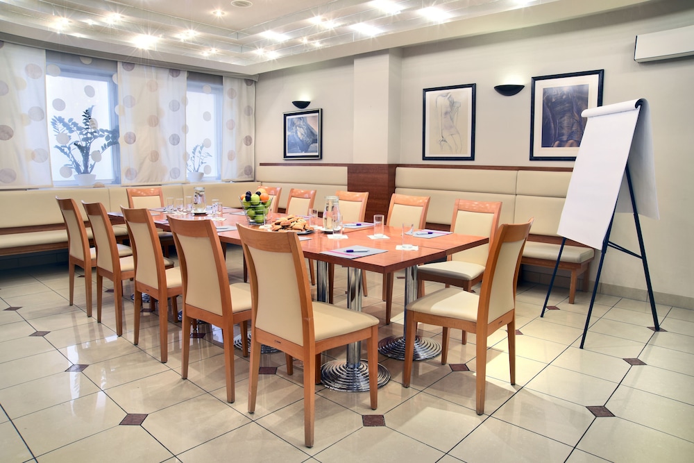 Hotel Ametyst — Restaurant & bars in Prague, Prague
