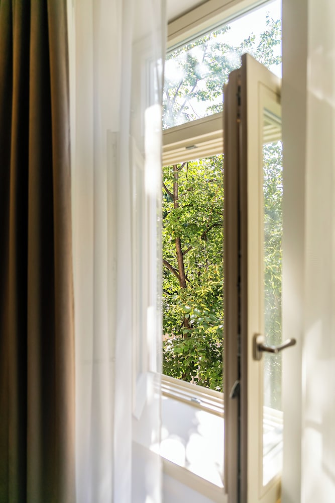 Hotel Ametyst — Hotel rooms in Prague, Prague