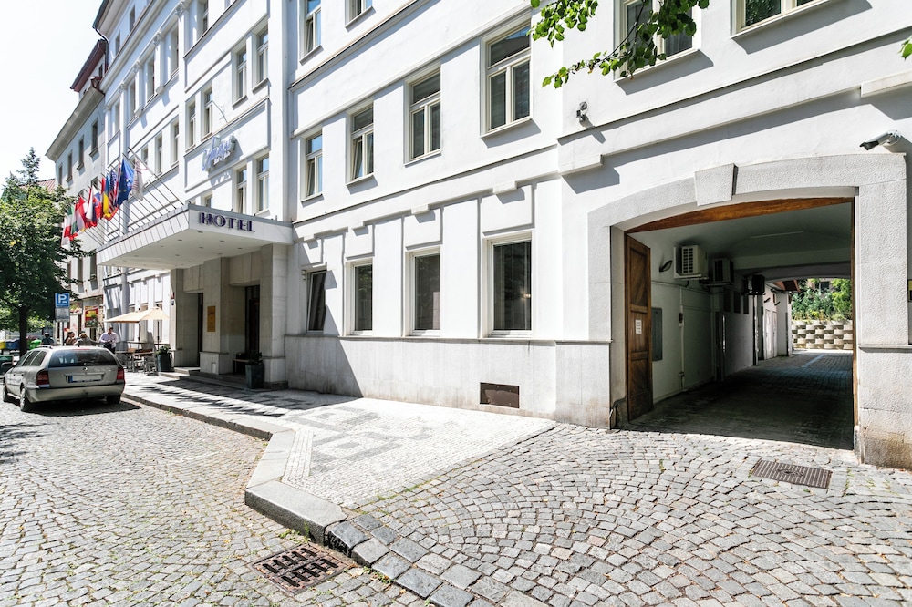 Hotel Ametyst — Hotel building in Prague, Prague