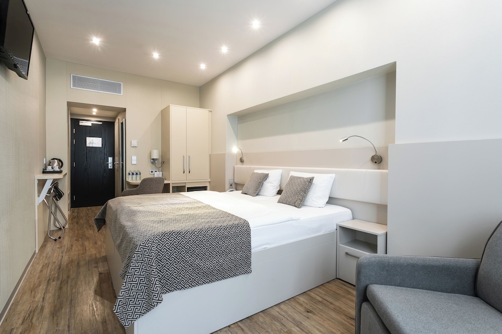 Hotel Ametyst — Hotel rooms in Prague, Prague