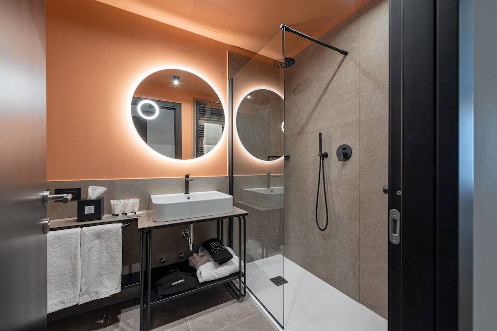Hotel Tocq — Hotel rooms in Milan, Lombardy