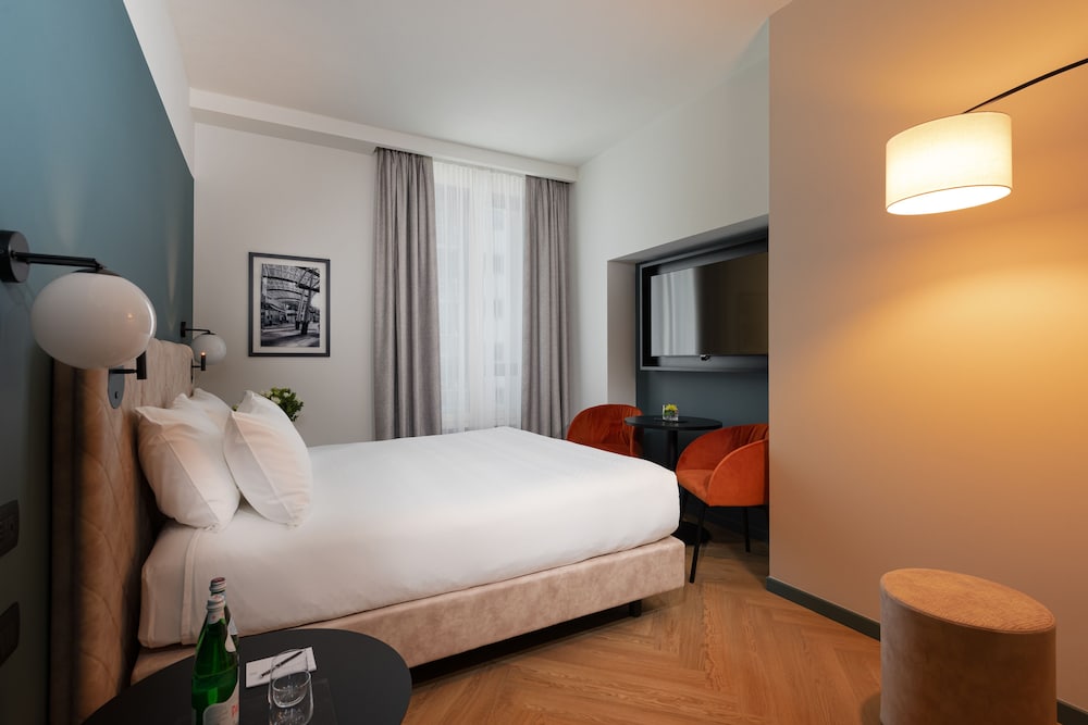 Hotel Tocq — Hotel rooms in Milan, Lombardy