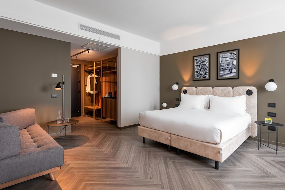 Hotel Tocq — Hotel rooms in Milan, Lombardy