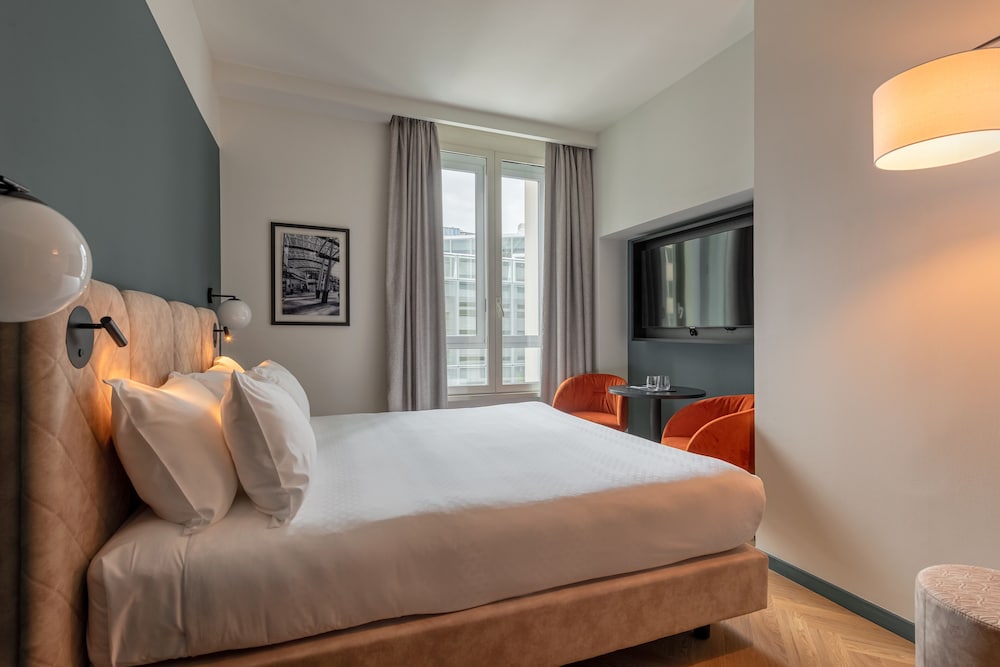 Hotel Tocq — Hotel rooms in Milan, Lombardy