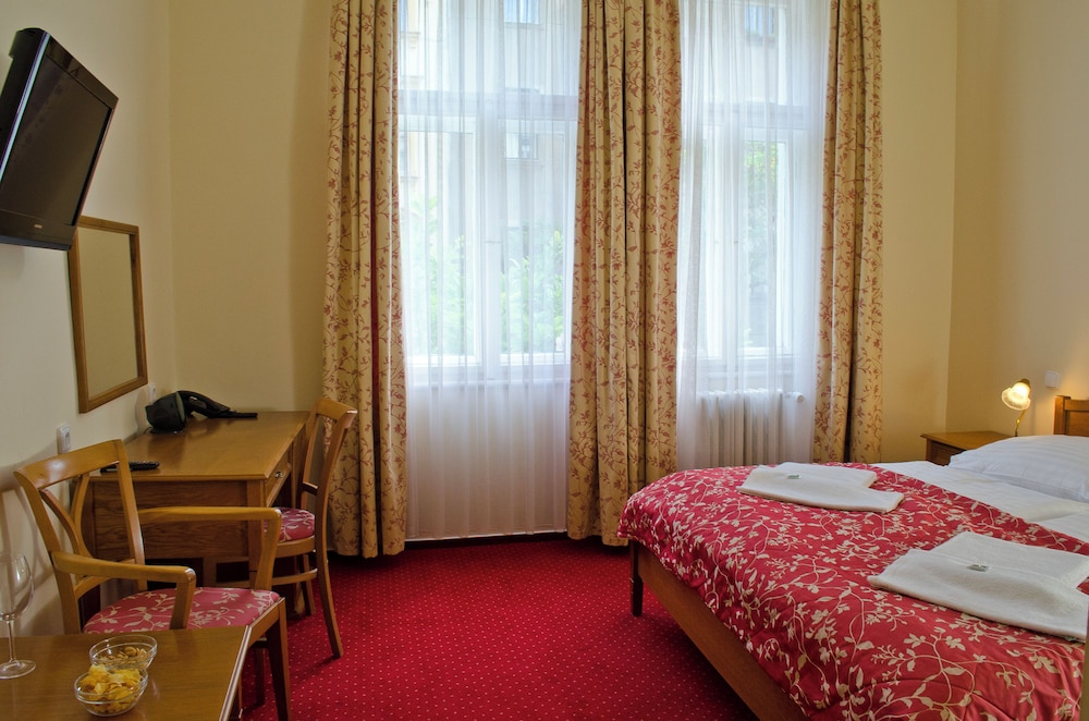 Anna Hotel — Hotel rooms in Prague, Prague