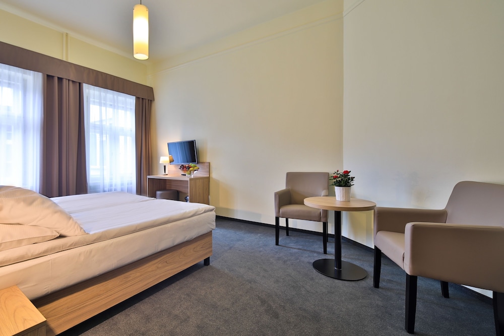 Atlantic Hotel — Hotel rooms in Prague, Prague