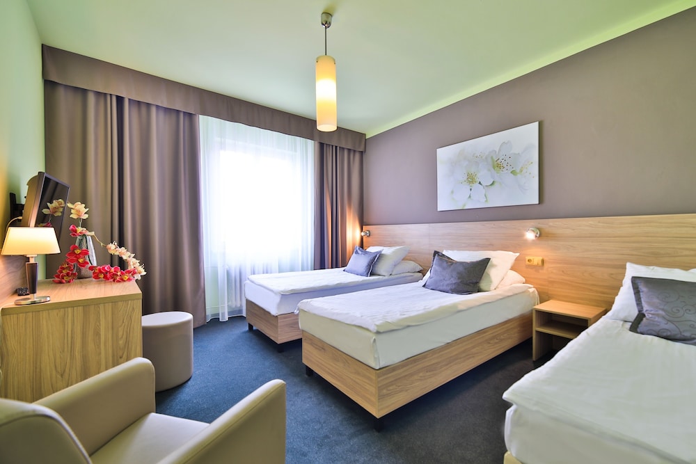 Atlantic Hotel — Hotel rooms in Prague, Prague