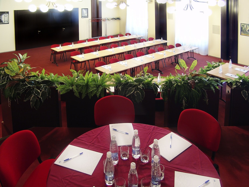 Atlantic Hotel — Restaurant & bars in Prague, Prague