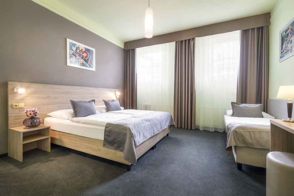 Atlantic Hotel — Hotel rooms in Prague, Prague