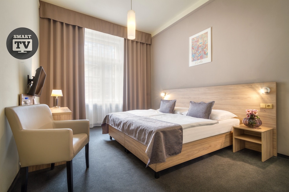 Atlantic Hotel — Hotel rooms in Prague, Prague