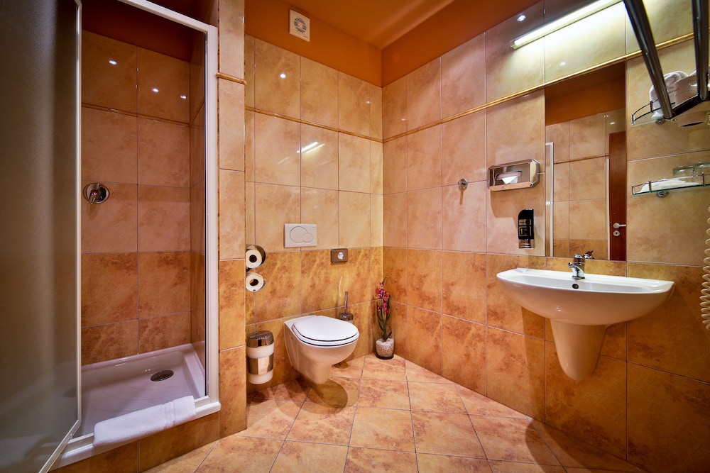 Atlantic Hotel — Hotel rooms in Prague, Prague