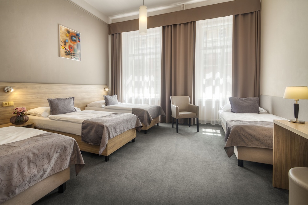 Atlantic Hotel — Hotel rooms in Prague, Prague