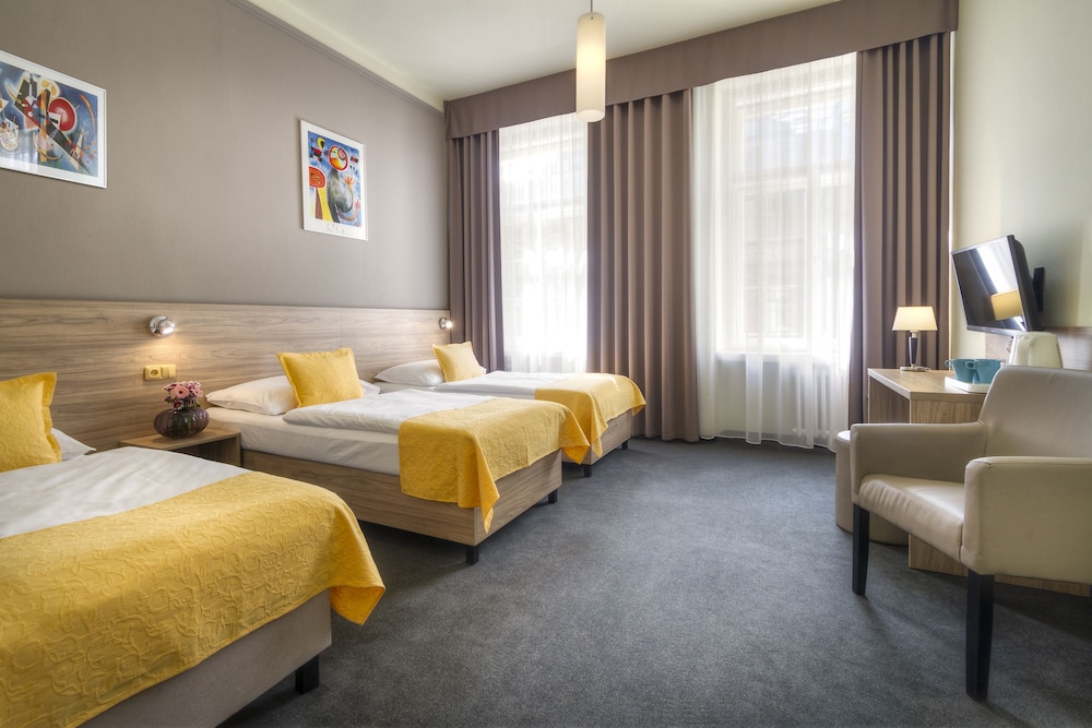 Atlantic Hotel — Hotel rooms in Prague, Prague