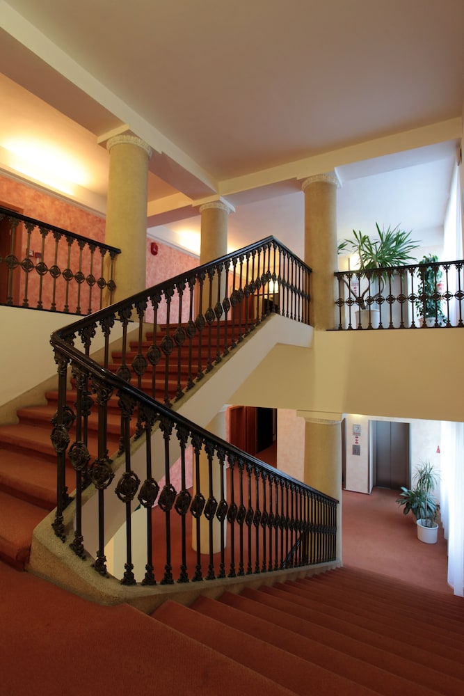 Atlantic Hotel — Hotel building in Prague, Prague