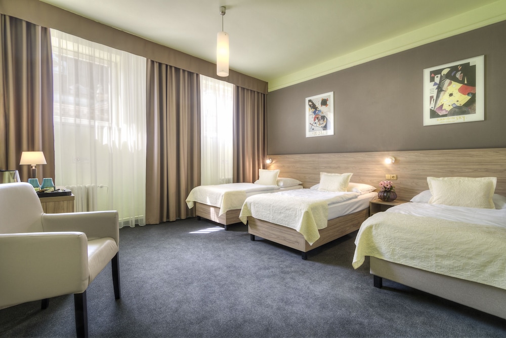 Atlantic Hotel — Hotel rooms in Prague, Prague