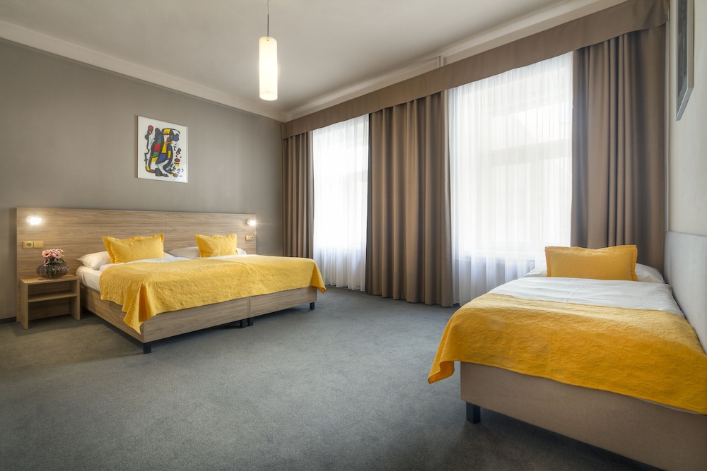 Atlantic Hotel — Hotel rooms in Prague, Prague