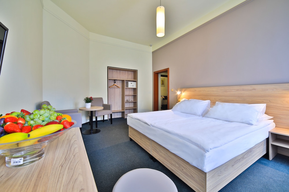 Atlantic Hotel — Hotel rooms in Prague, Prague