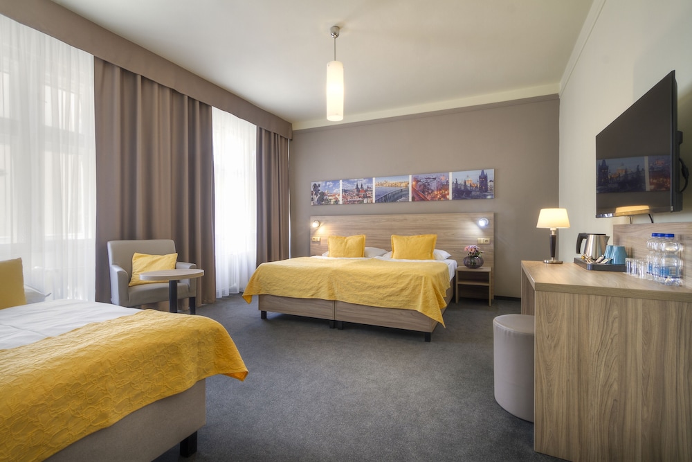 Atlantic Hotel — Hotel rooms in Prague, Prague
