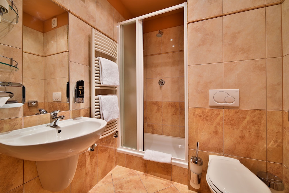 Atlantic Hotel — Hotel rooms in Prague, Prague