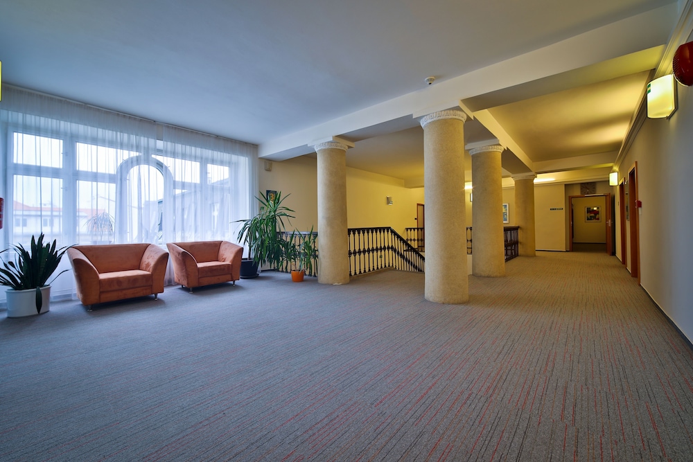 Atlantic Hotel — Hotel building in Prague, Prague