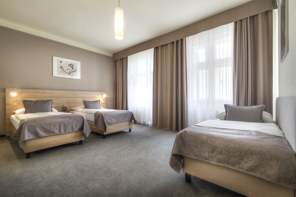 Atlantic Hotel — Hotel rooms in Prague, Prague