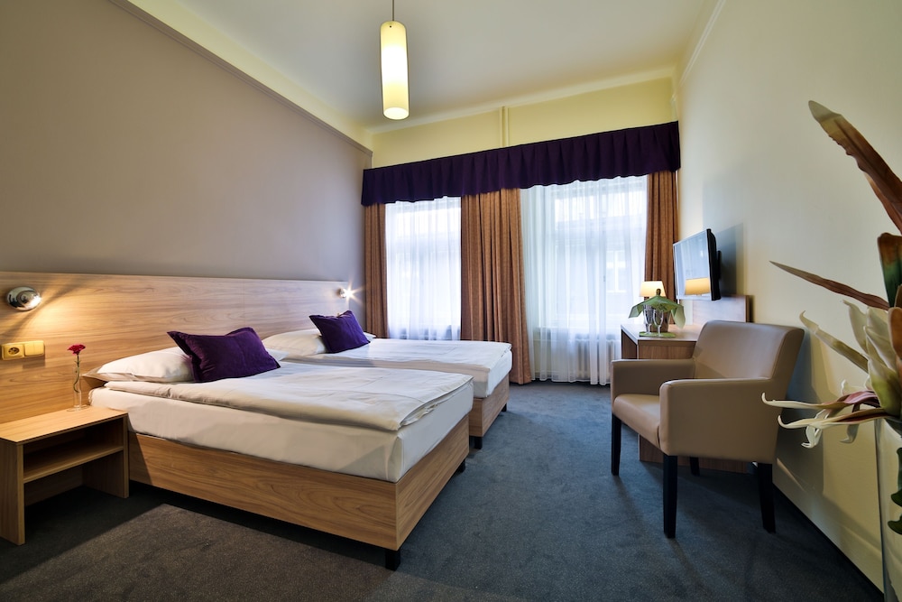 Atlantic Hotel — Hotel rooms in Prague, Prague