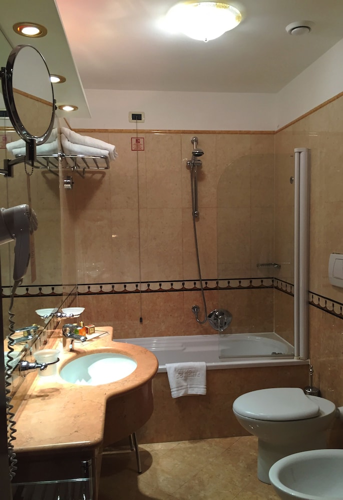 Hotel ai Mori d'Oriente — Hotel rooms in Venice, Veneto