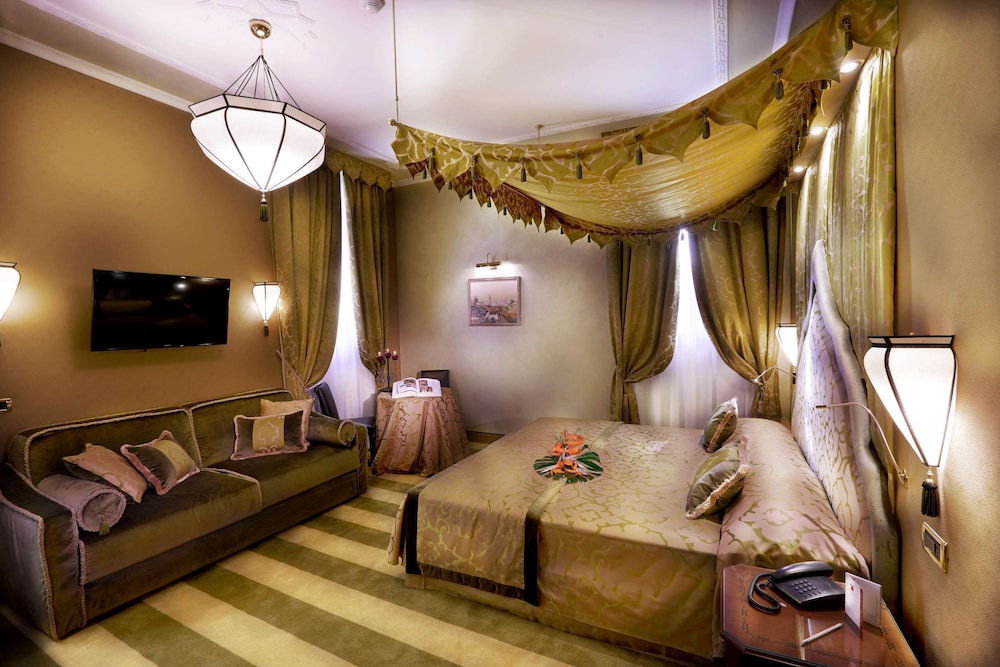 Hotel ai Mori d'Oriente — Hotel rooms in Venice, Veneto