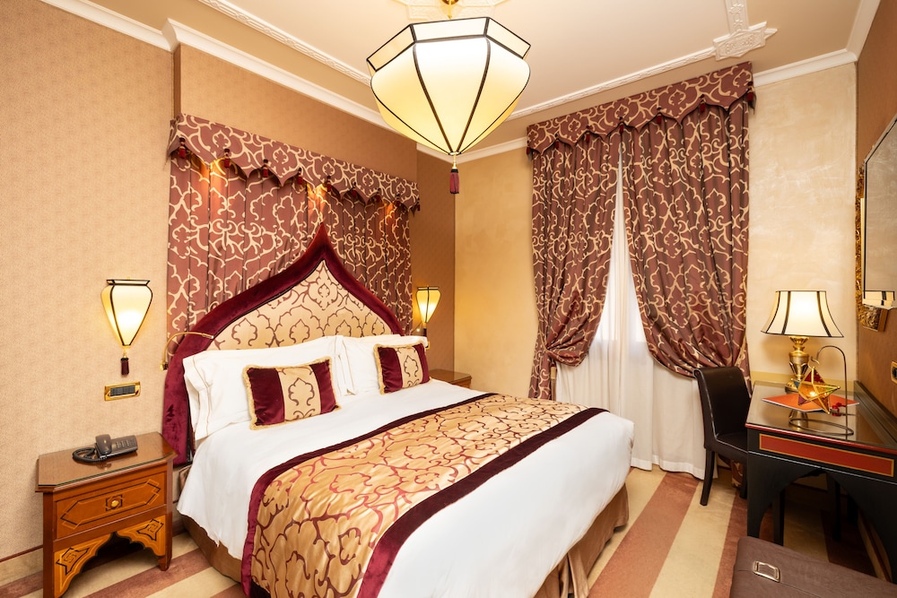 Hotel ai Mori d'Oriente — Hotel rooms in Venice, Veneto