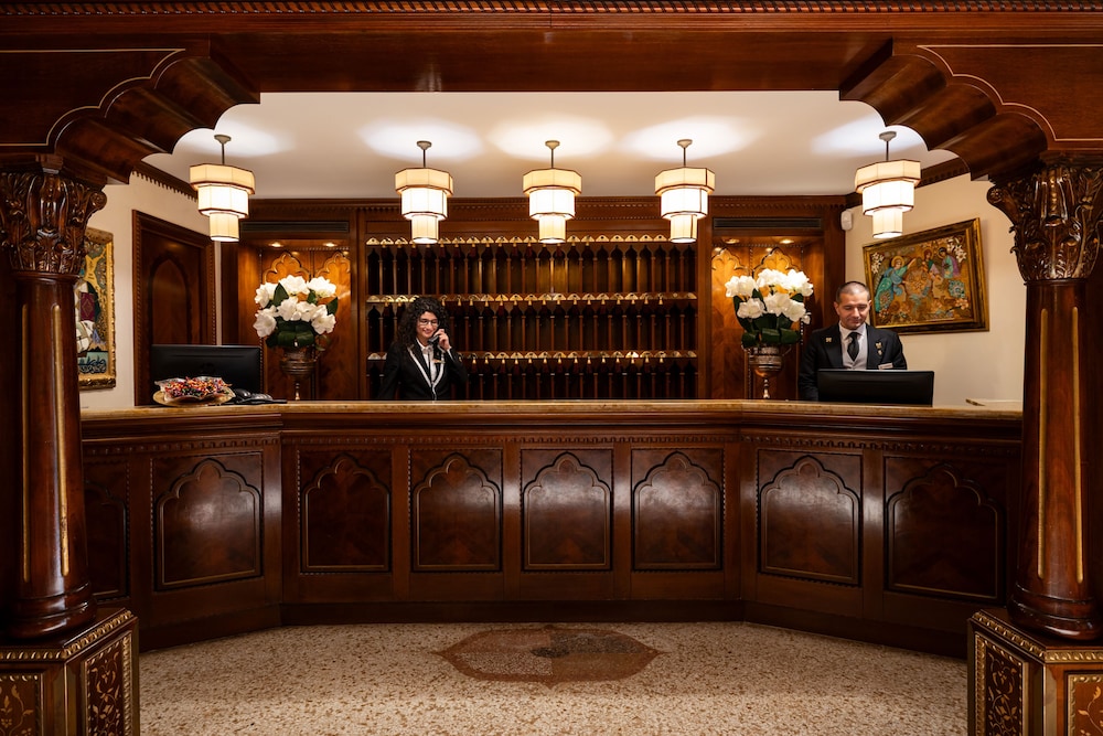 Hotel ai Mori d'Oriente — Hotel building in Venice, Veneto