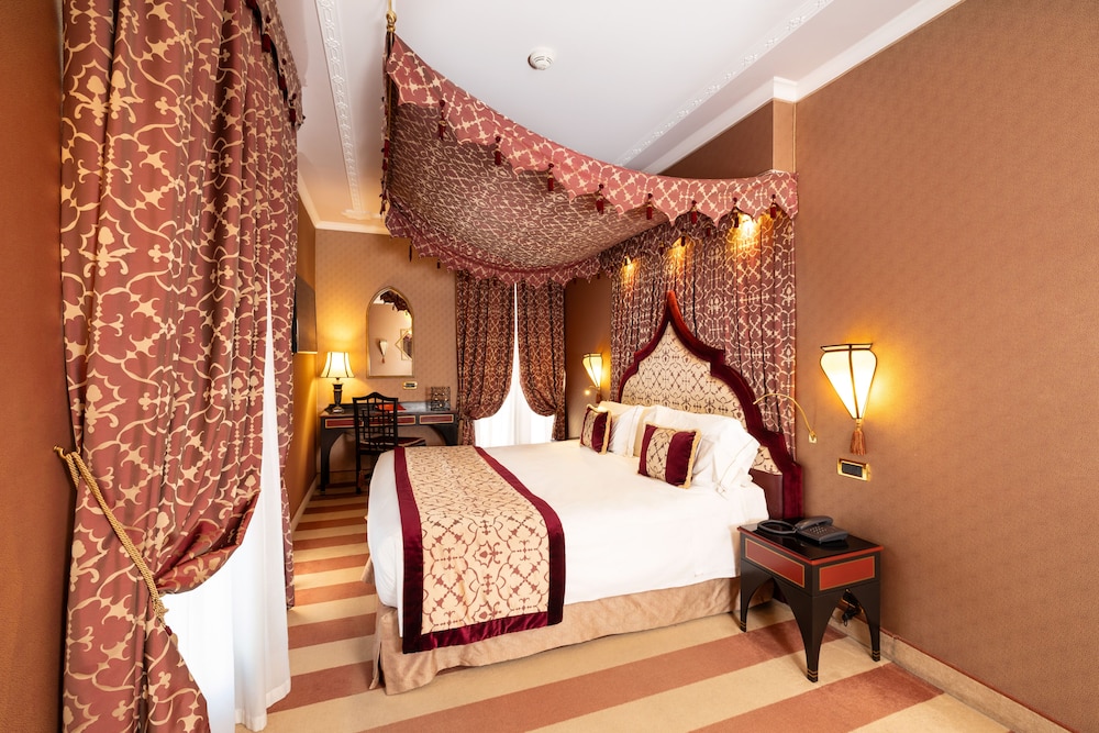 Hotel ai Mori d'Oriente — Hotel rooms in Venice, Veneto
