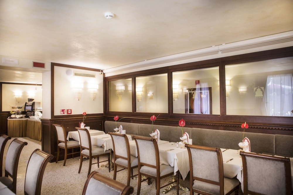 Hotel ai Mori d'Oriente — Restaurant & bars in Venice, Veneto