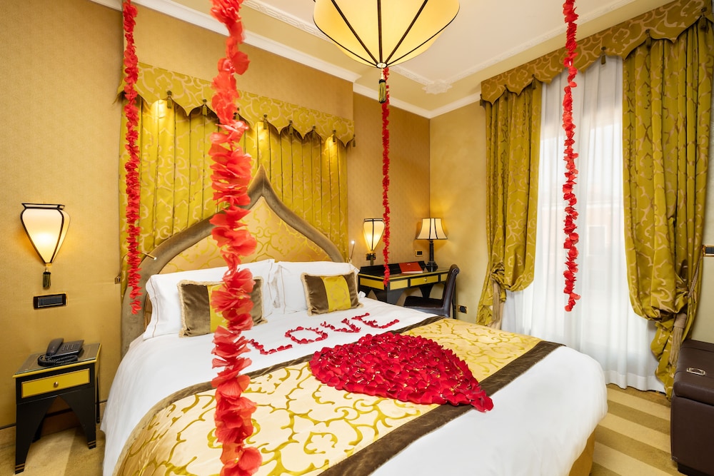 Hotel ai Mori d'Oriente — Hotel rooms in Venice, Veneto