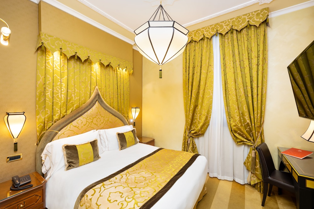 Hotel ai Mori d'Oriente — Hotel rooms in Venice, Veneto