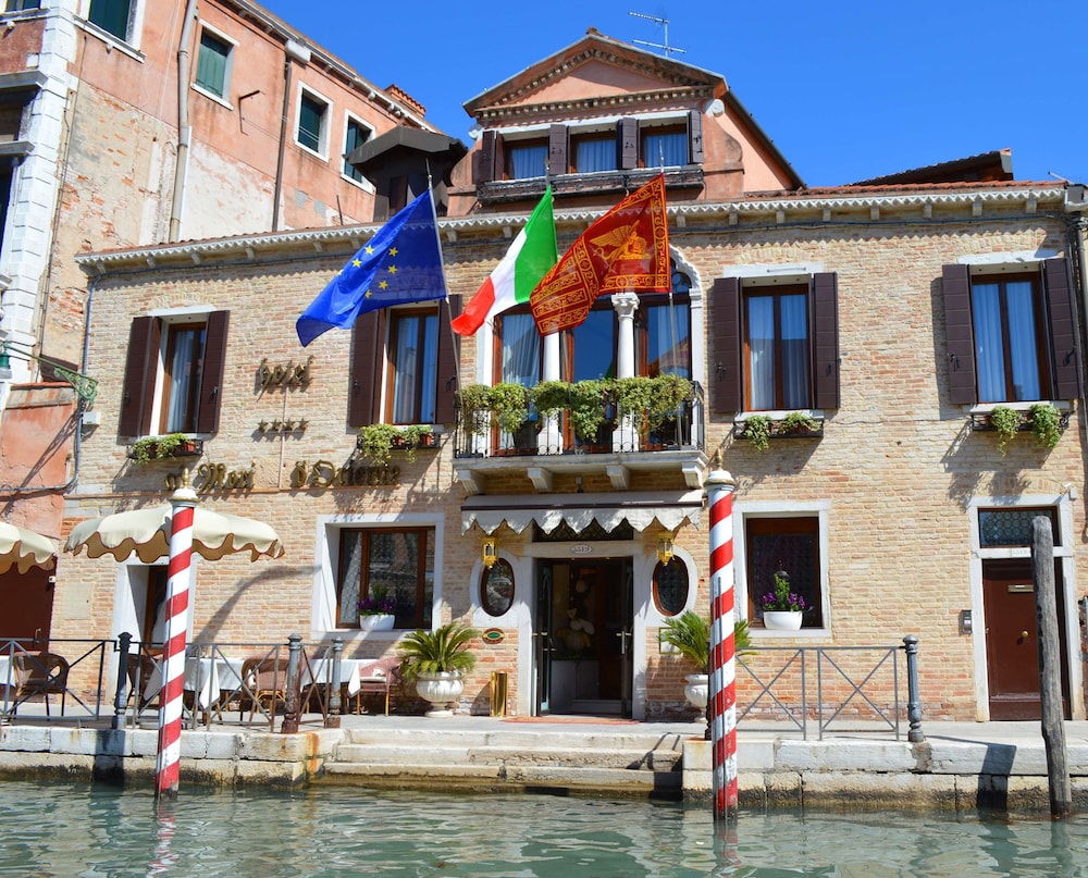 Hotel ai Mori d'Oriente — Hotel building in Venice, Veneto