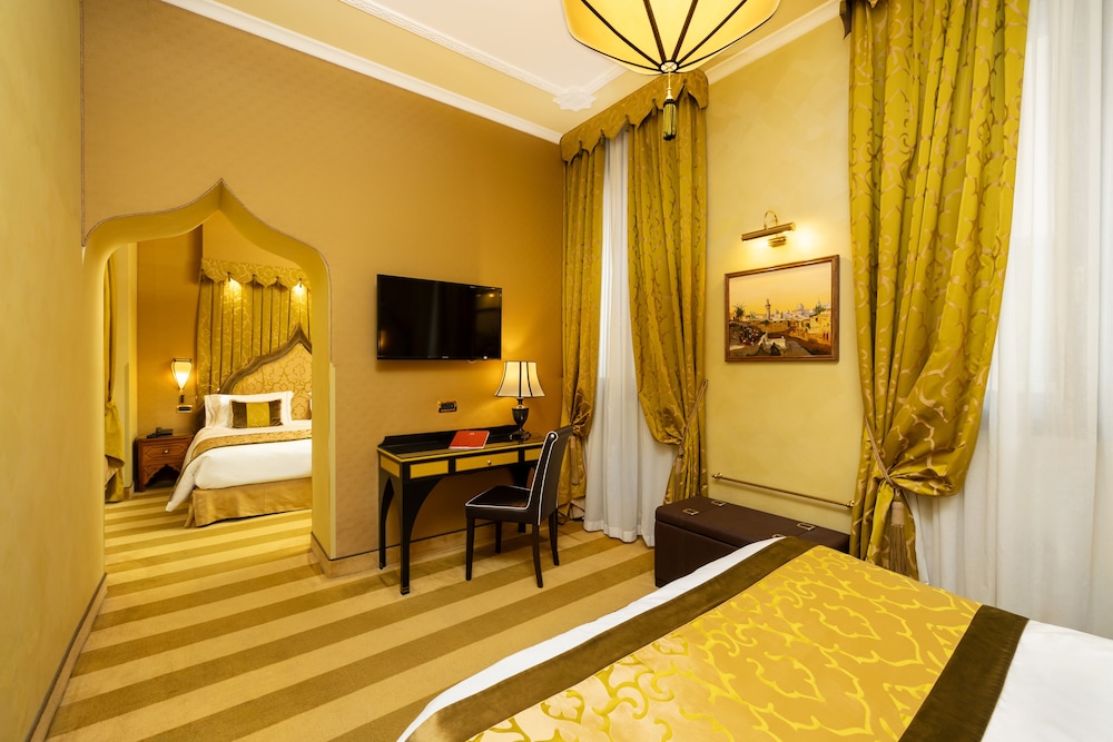 Hotel ai Mori d'Oriente — Hotel rooms in Venice, Veneto