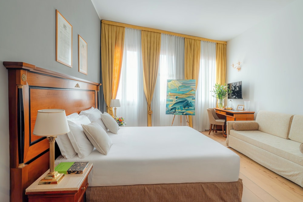 All’Angelo Art Hotel — Hotel rooms in Venice, Veneto