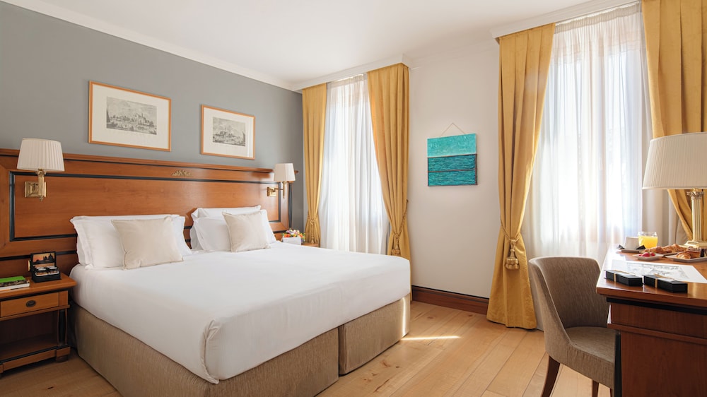 All’Angelo Art Hotel — Hotel rooms in Venice, Veneto