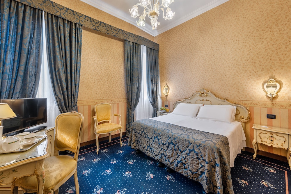 Hotel Montecarlo — Hotel rooms in Venice, Veneto