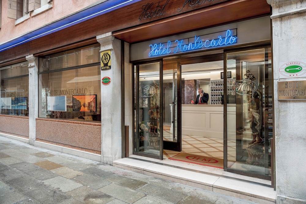 Hotel Montecarlo — Hotel building in Venice, Veneto