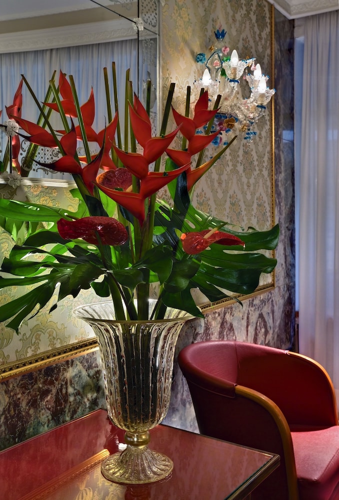 Hotel Montecarlo — Hotel rooms in Venice, Veneto