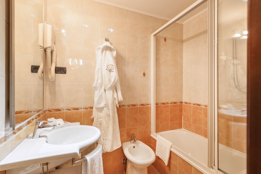 Hotel Montecarlo — Hotel rooms in Venice, Veneto