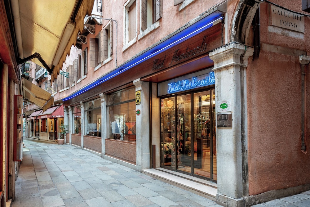 Hotel Montecarlo — Hotel building in Venice, Veneto
