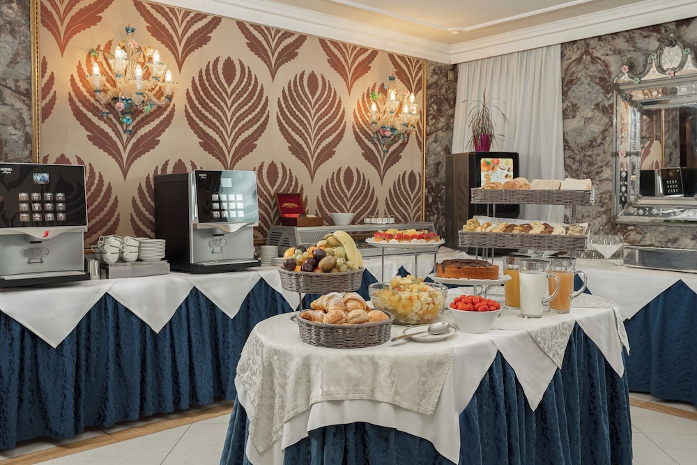 Hotel Montecarlo — Restaurant & bars in Venice, Veneto