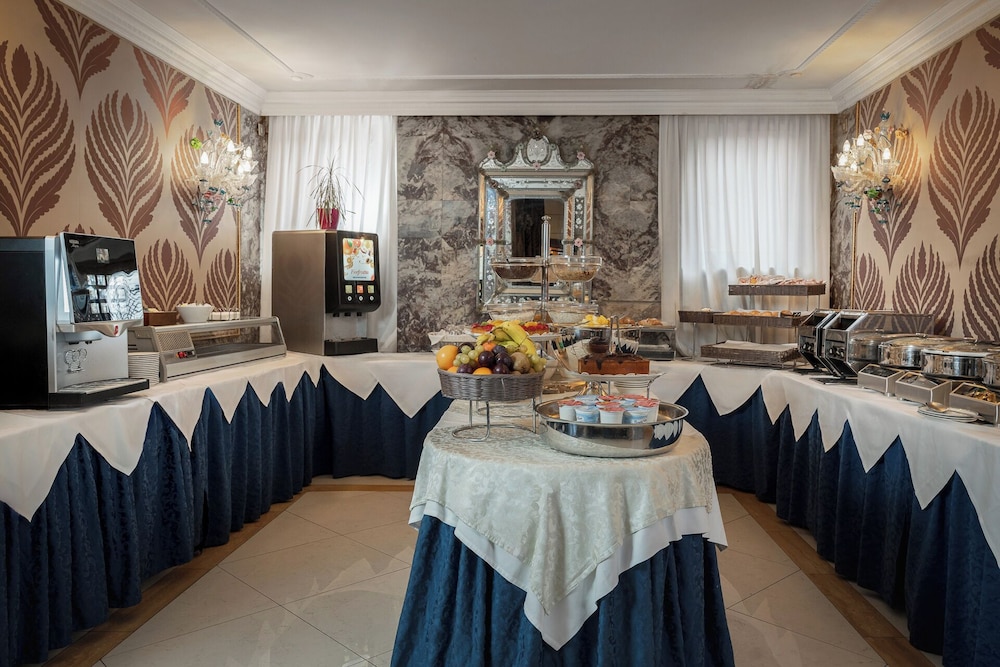 Hotel Montecarlo — Restaurant & bars in Venice, Veneto