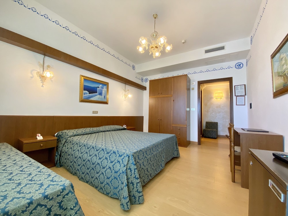 Hotel Florida — Hotel rooms in Jesolo, Veneto