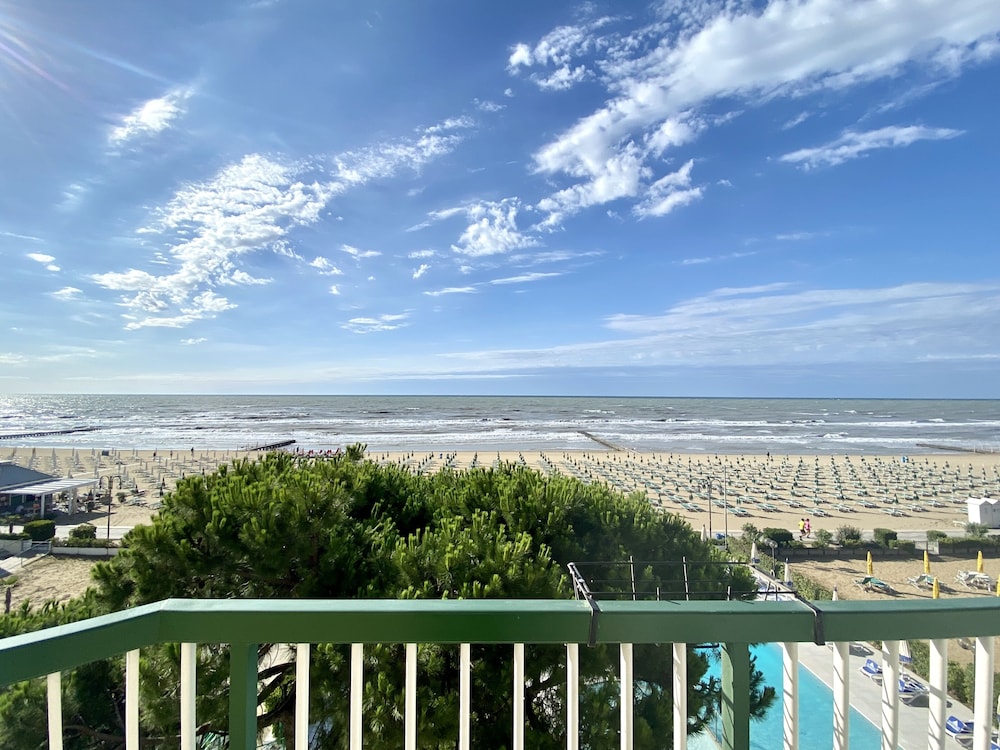 Hotel Florida — Beach in Jesolo, Veneto